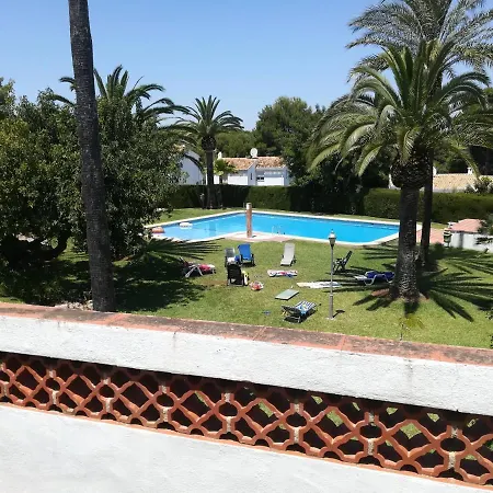 Almendros E Apartman